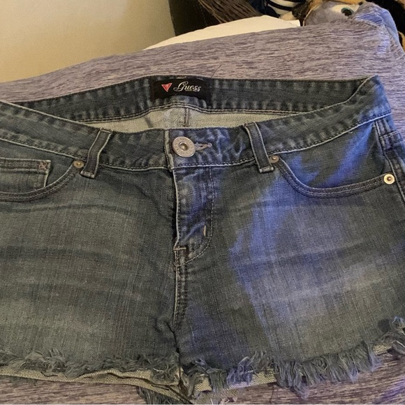 Guess denim shorts - Picture 2 of 3